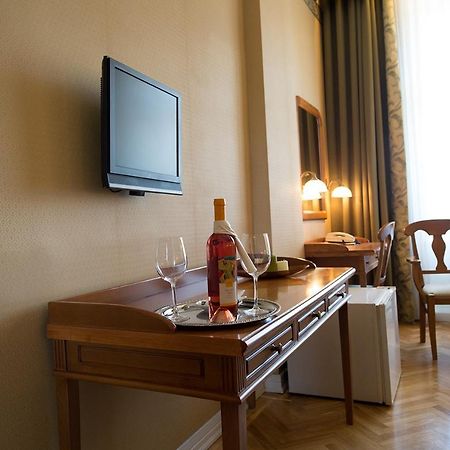 Grand Hotel Aranybika Debrecen Rom bilde